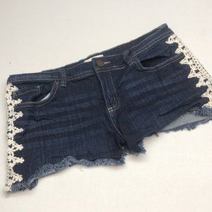 LIKE NEW URBAN HERITAGE LACE FINISHED JEAN SHORTS W 9/30 ⭐️